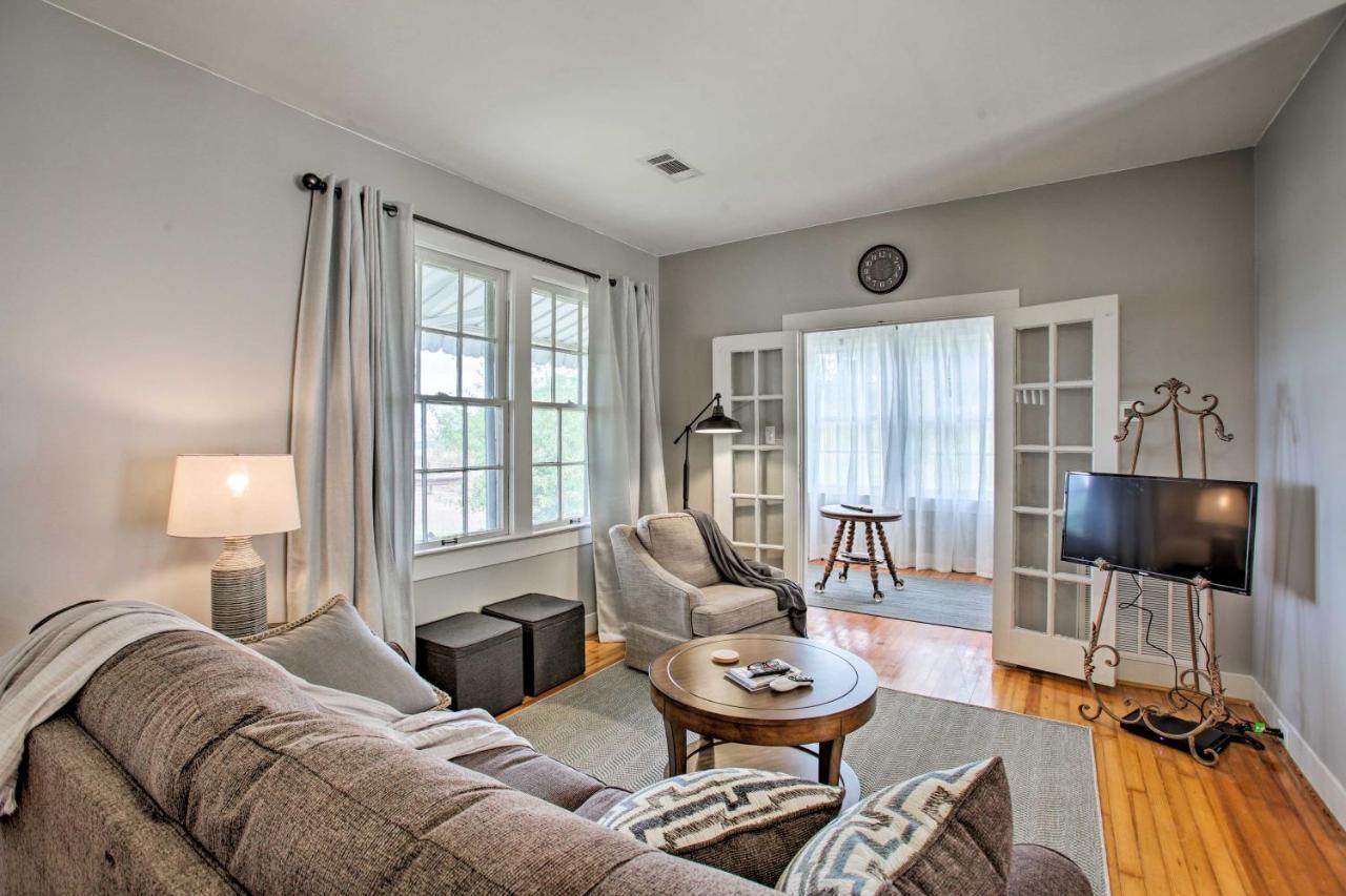 Hébergement de vacances Charming With Mississippi River Views! *