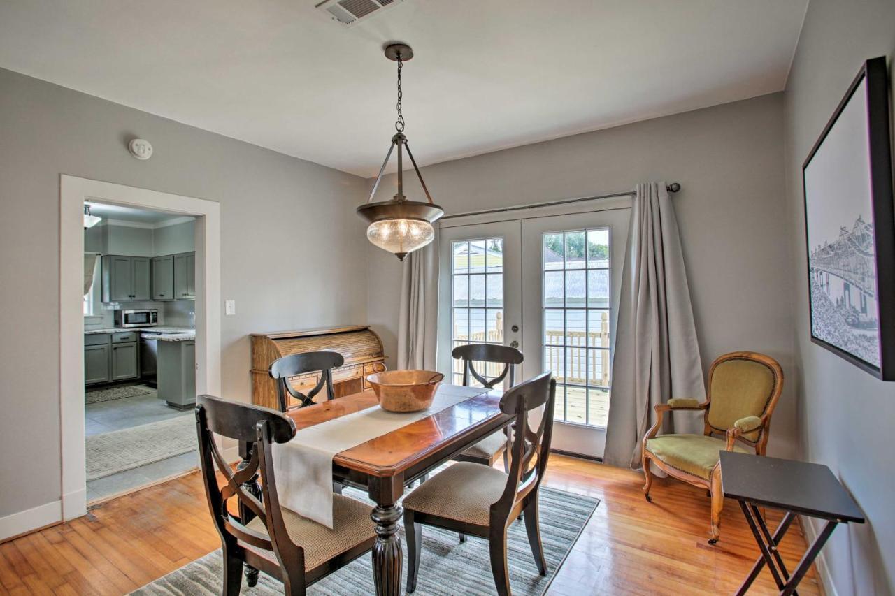 Hébergement de vacances Charming With Mississippi River Views! *
