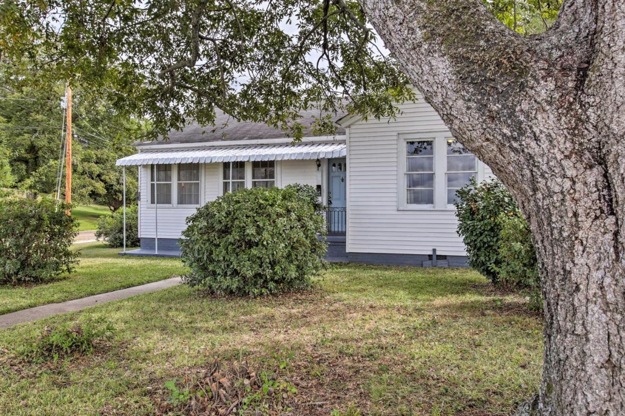 Hébergement de vacances Charming With Mississippi River Views!