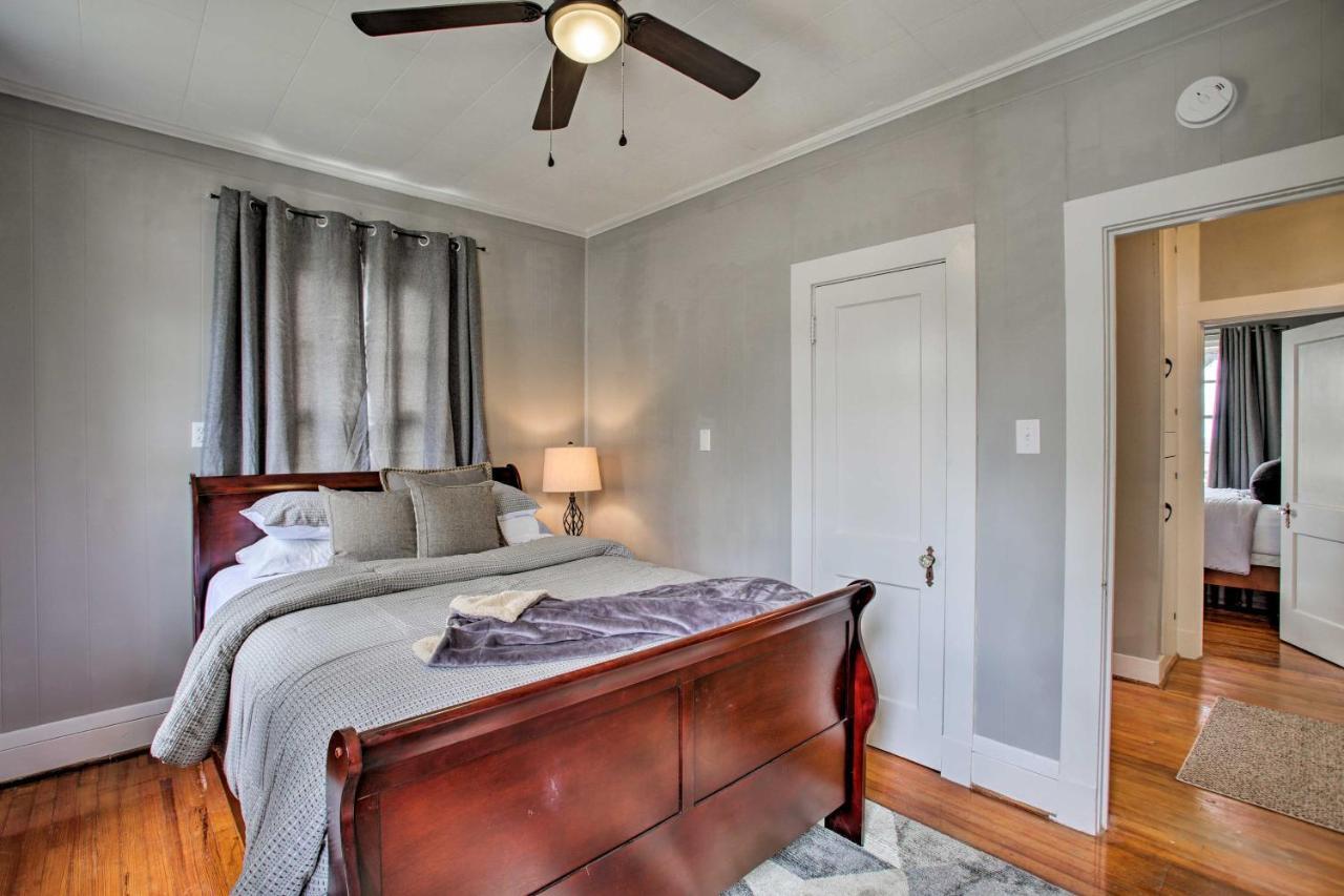 Hébergement de vacances Charming With Mississippi River Views! *