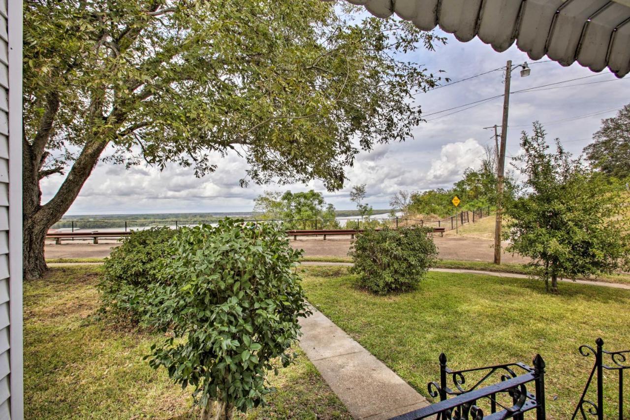 Charming With Mississippi River Views! Hébergement de vacances Natchez